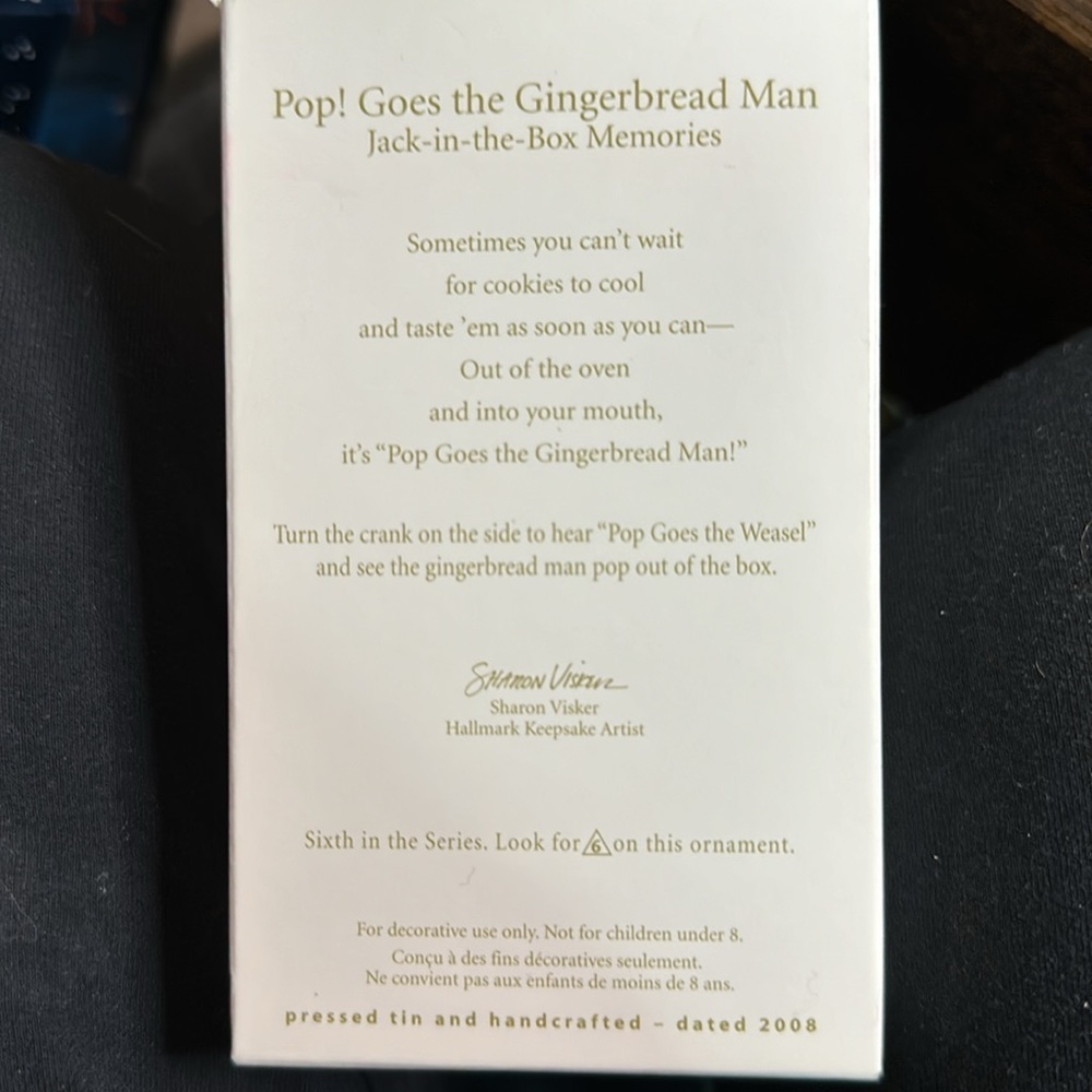2008 Hallmark Keepsake Ornament Pop! Goes the Gingerbread Man, Jack-in-the-Box‌ - Picture 6 of 6